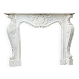 Cheminée de style Louis XV en marbre de Carrare vers 1980