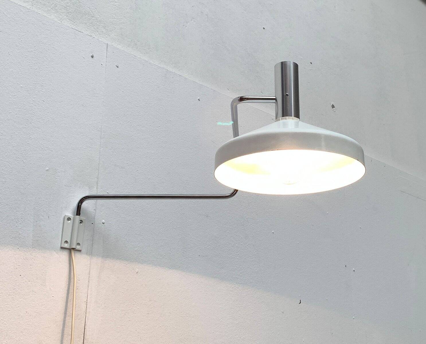 Swiss wall lamp Pentarkus mid-century by Rosemarie and Rico Baltensweiler for Baltensweiler, 1950s.