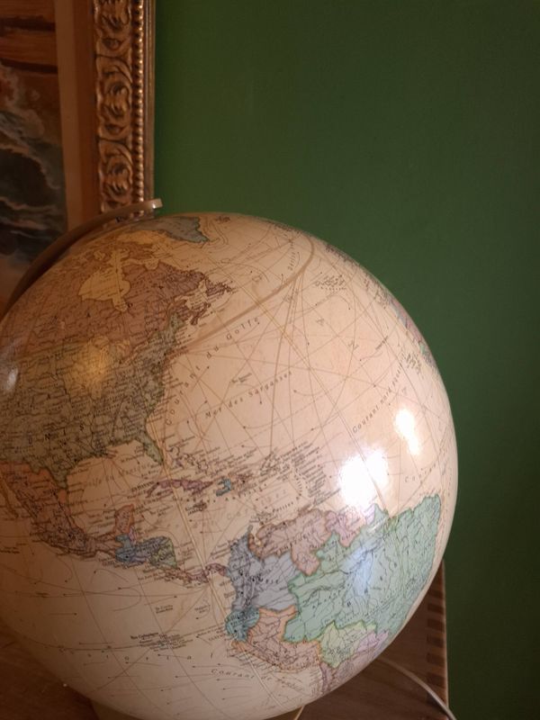 Globe terrestre lumineux colombus