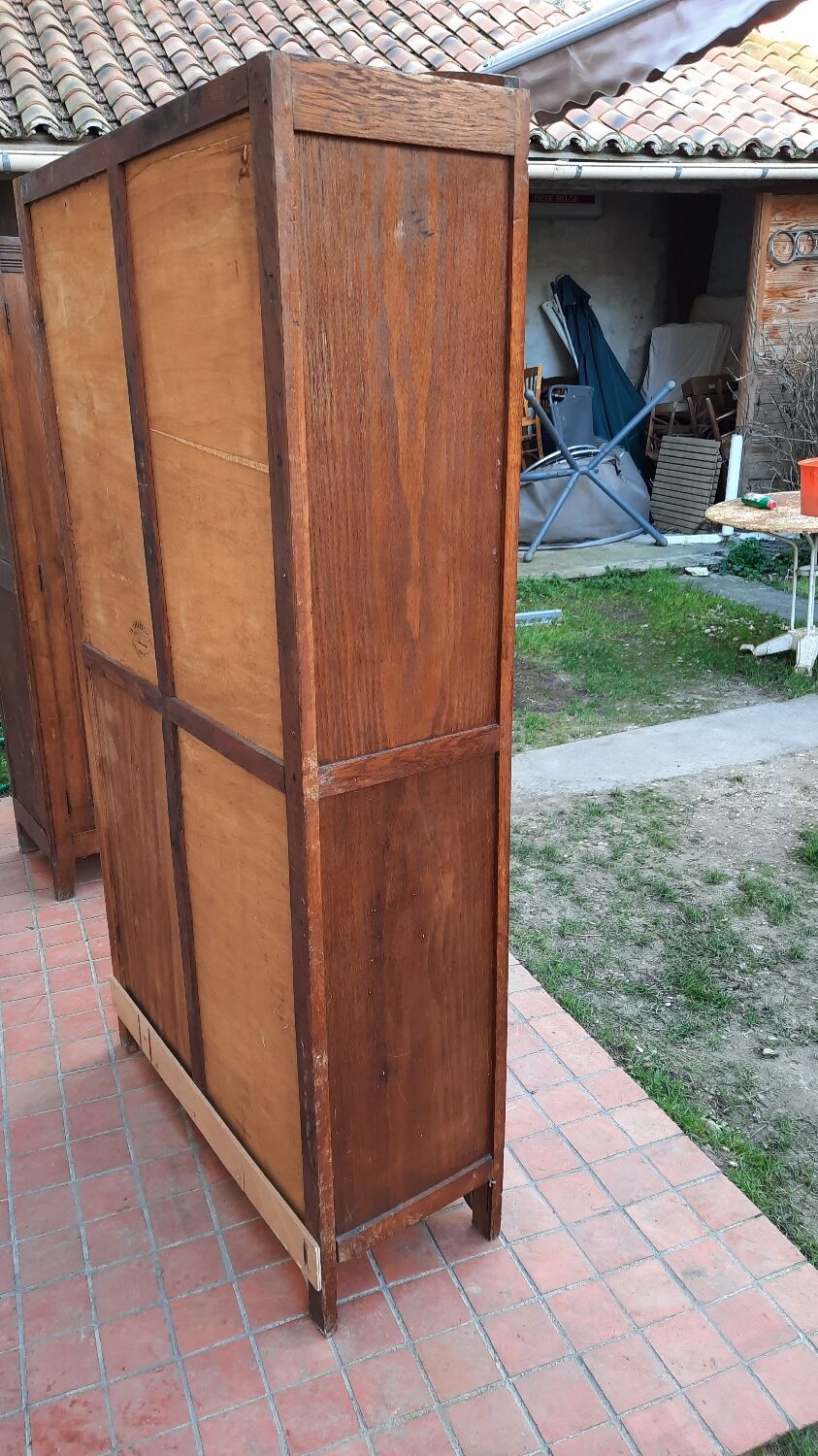 Art Deco style showcase