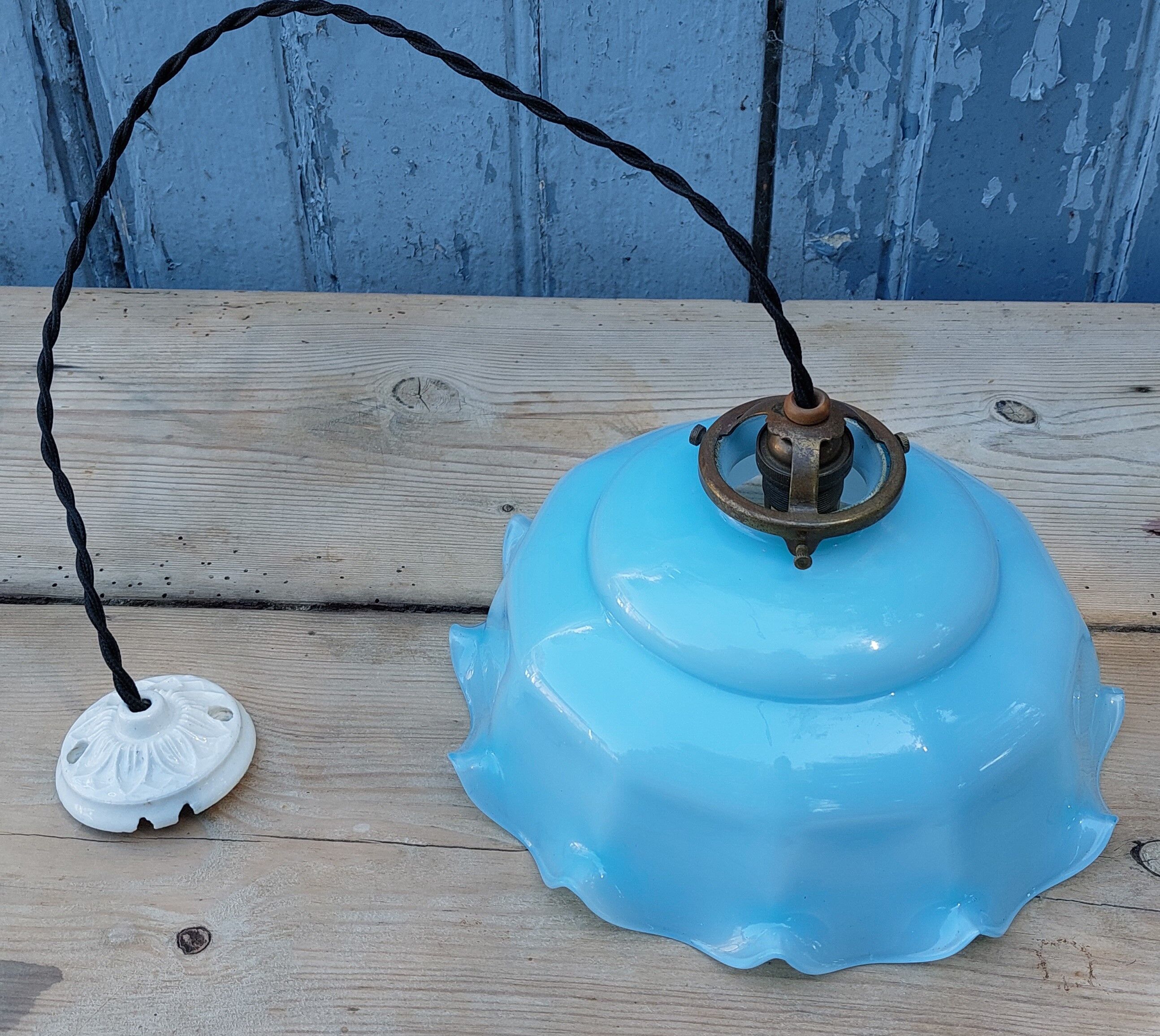 Suspension en opaline blue