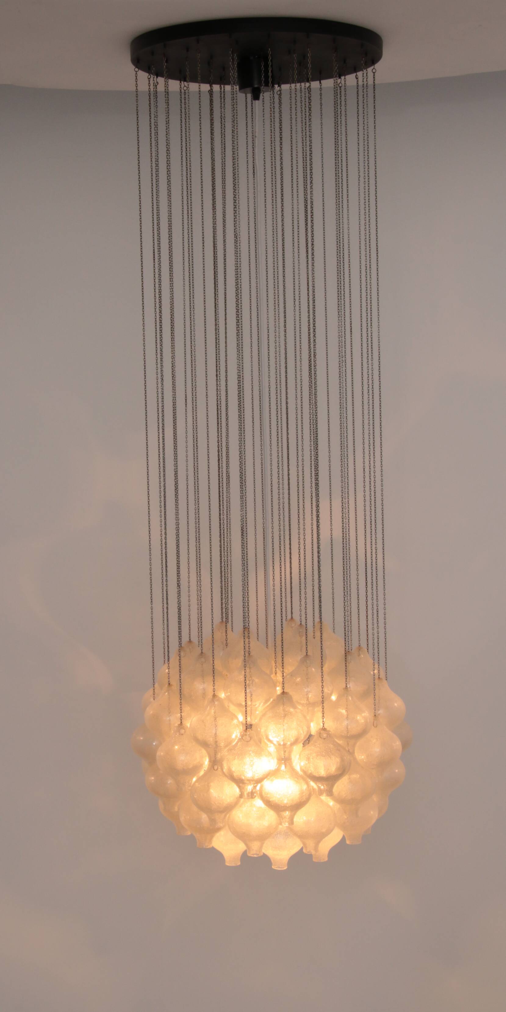 Kalmar 'Tulipan' Chandelier Pendant Light, Blown Glass, 1970