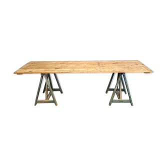 Trestle top table