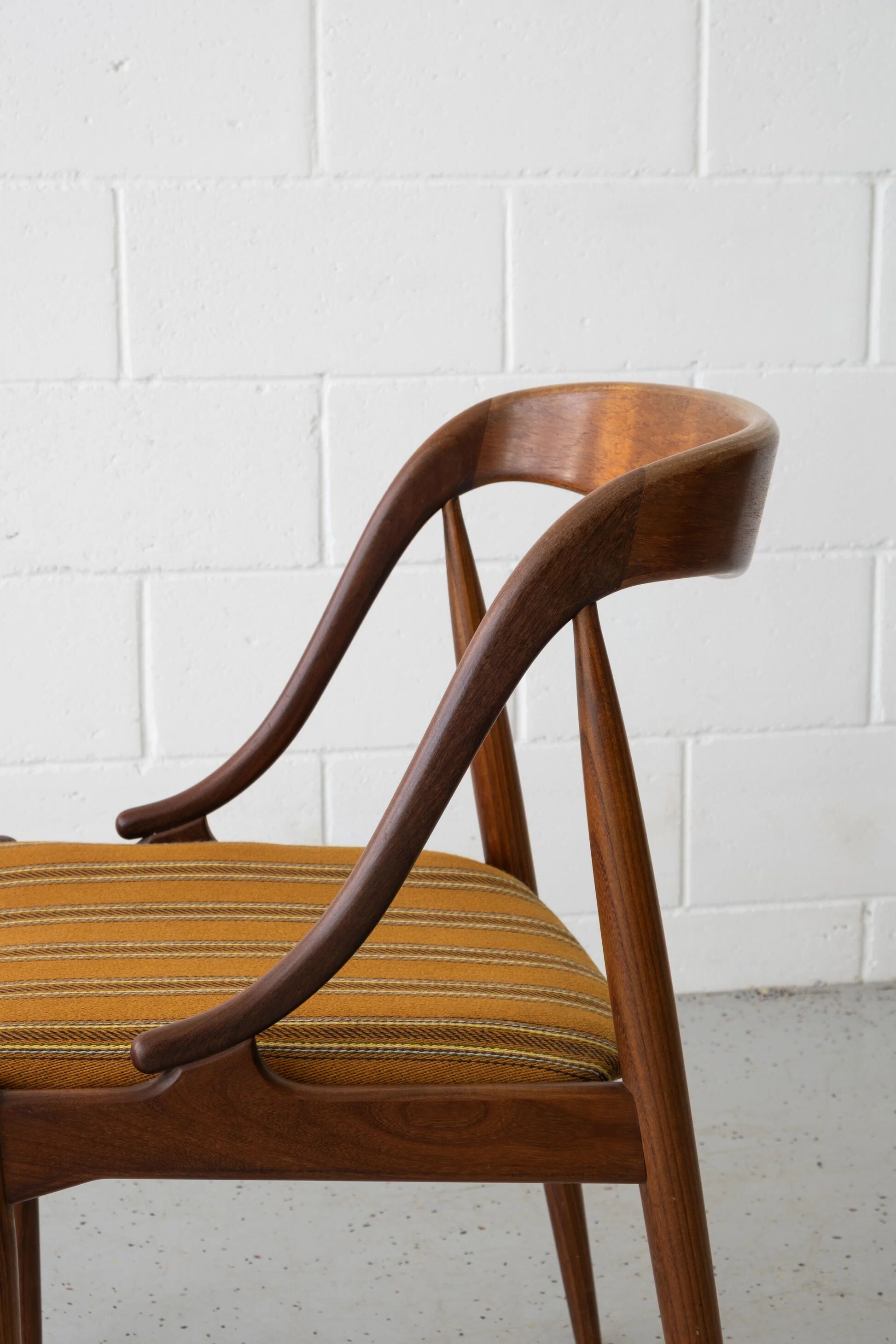 Johannes Andersen Model 16, set of 6 (re-upholstery included)