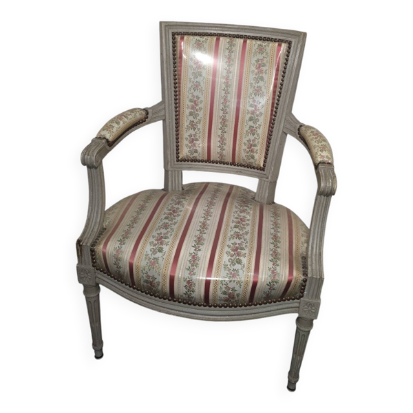 Fauteuil bergère style louis xvi en bois patiné