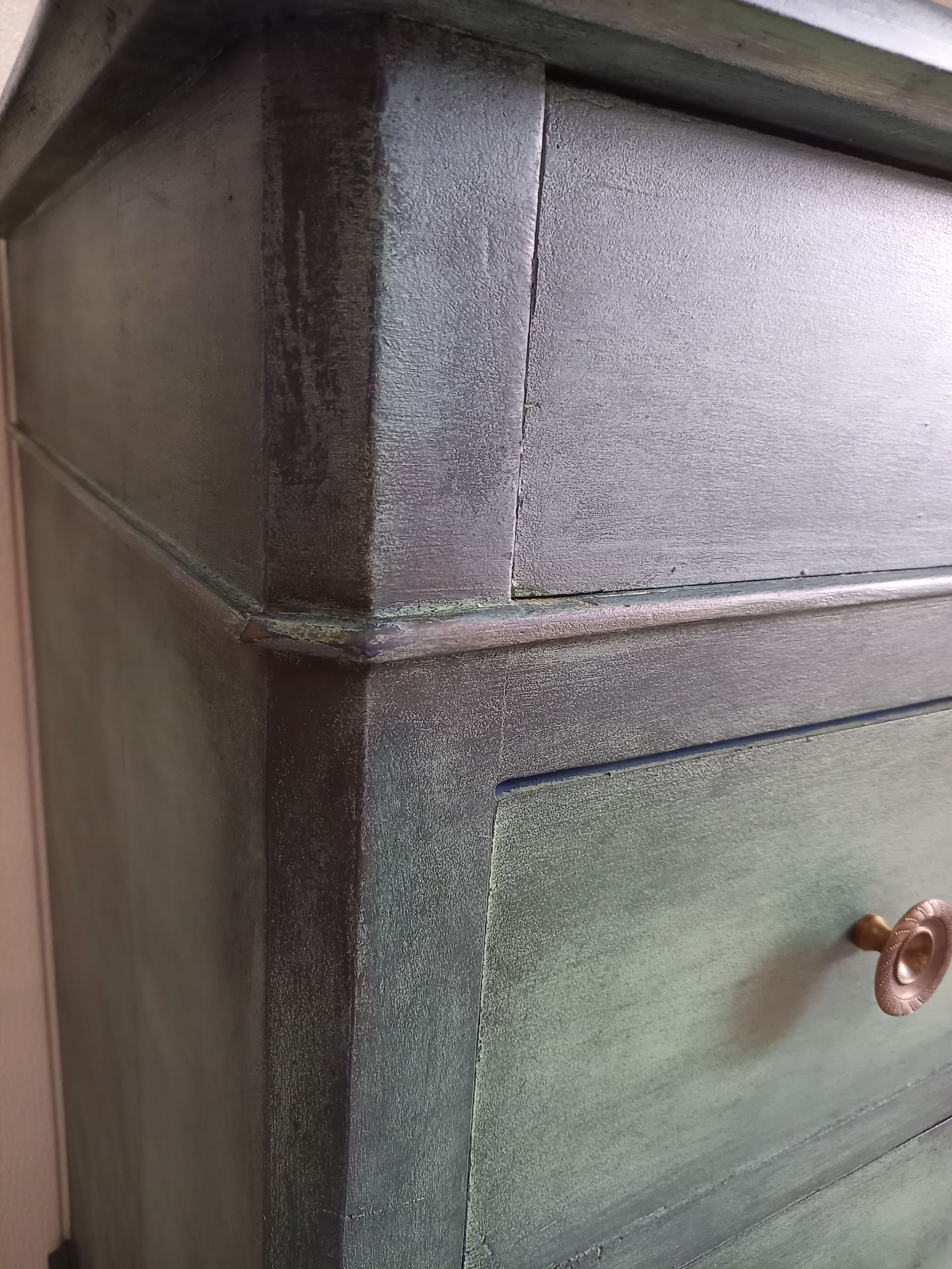 Patinated solid wood chest of drawers
