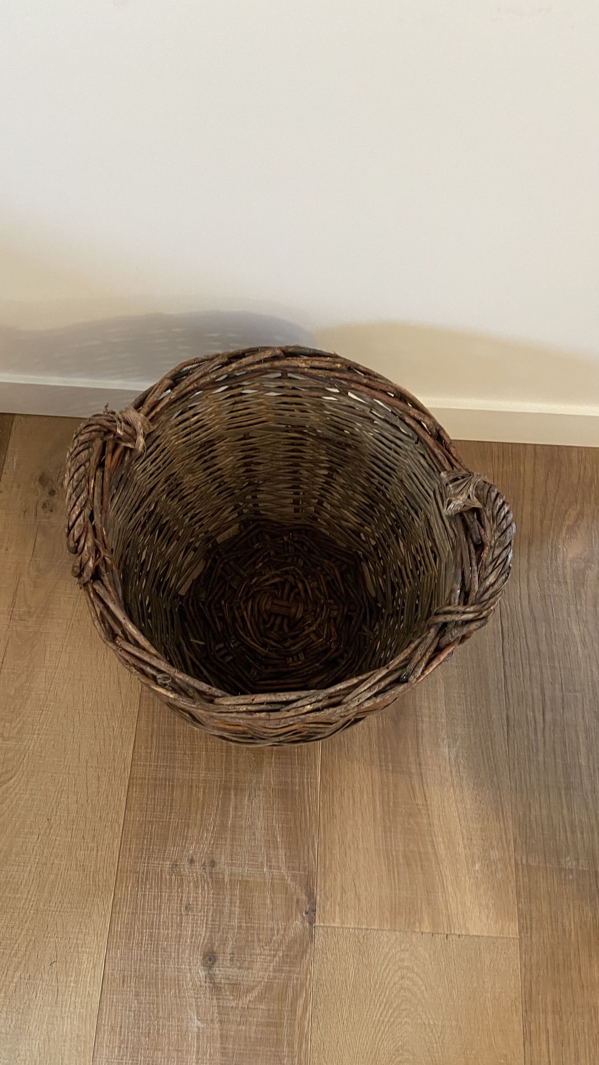 Pop-up Christmas 2022 - Vintage round basket / old basket in Dame-Jeanne