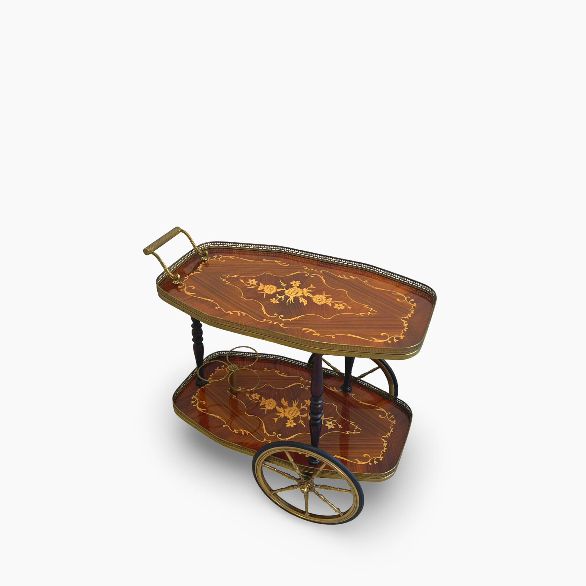 Chariot de bar en marqueterie de style Hollywood Regency italien présente des motifs floraux complexes.
