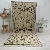 Moroccan Berber rug 305x136cm