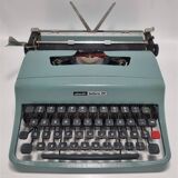Olivetti Lettera 32 typewriter