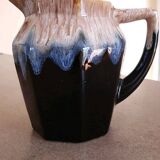 Broc ancien en céramique émaillée