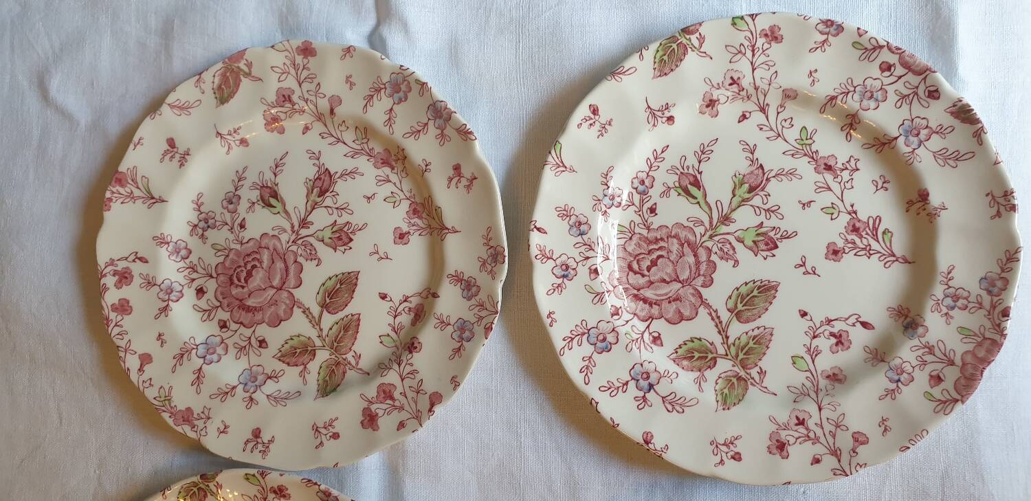 4 Assiettes anglaises by Johnson Bros