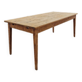 Extendable farm table
