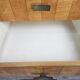 Commode en érable et verre du milieu du siècle des années 1950