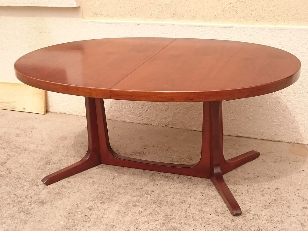 Baumann rosewood table 10/12 guests