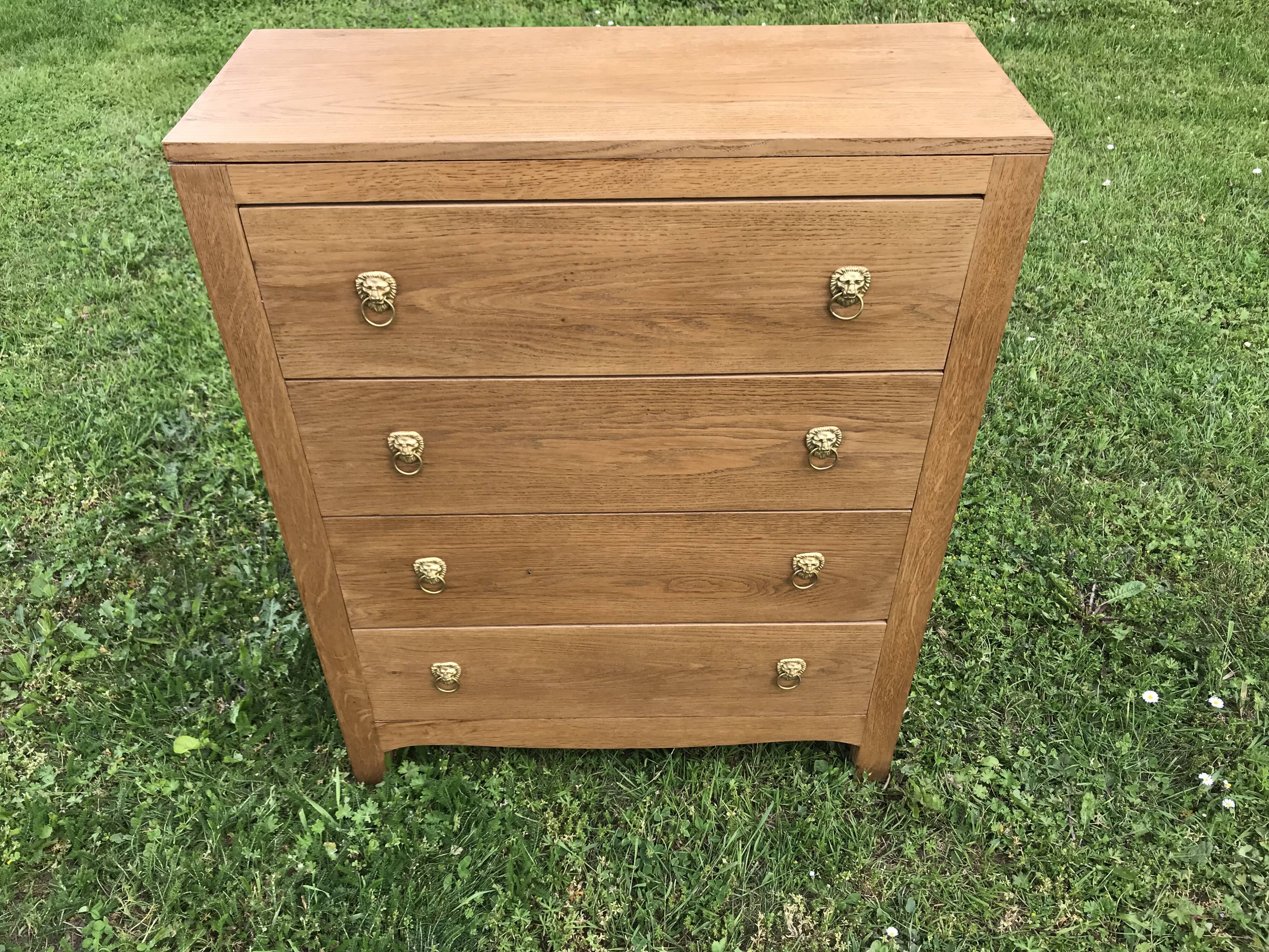 Solid oak chest of drawers