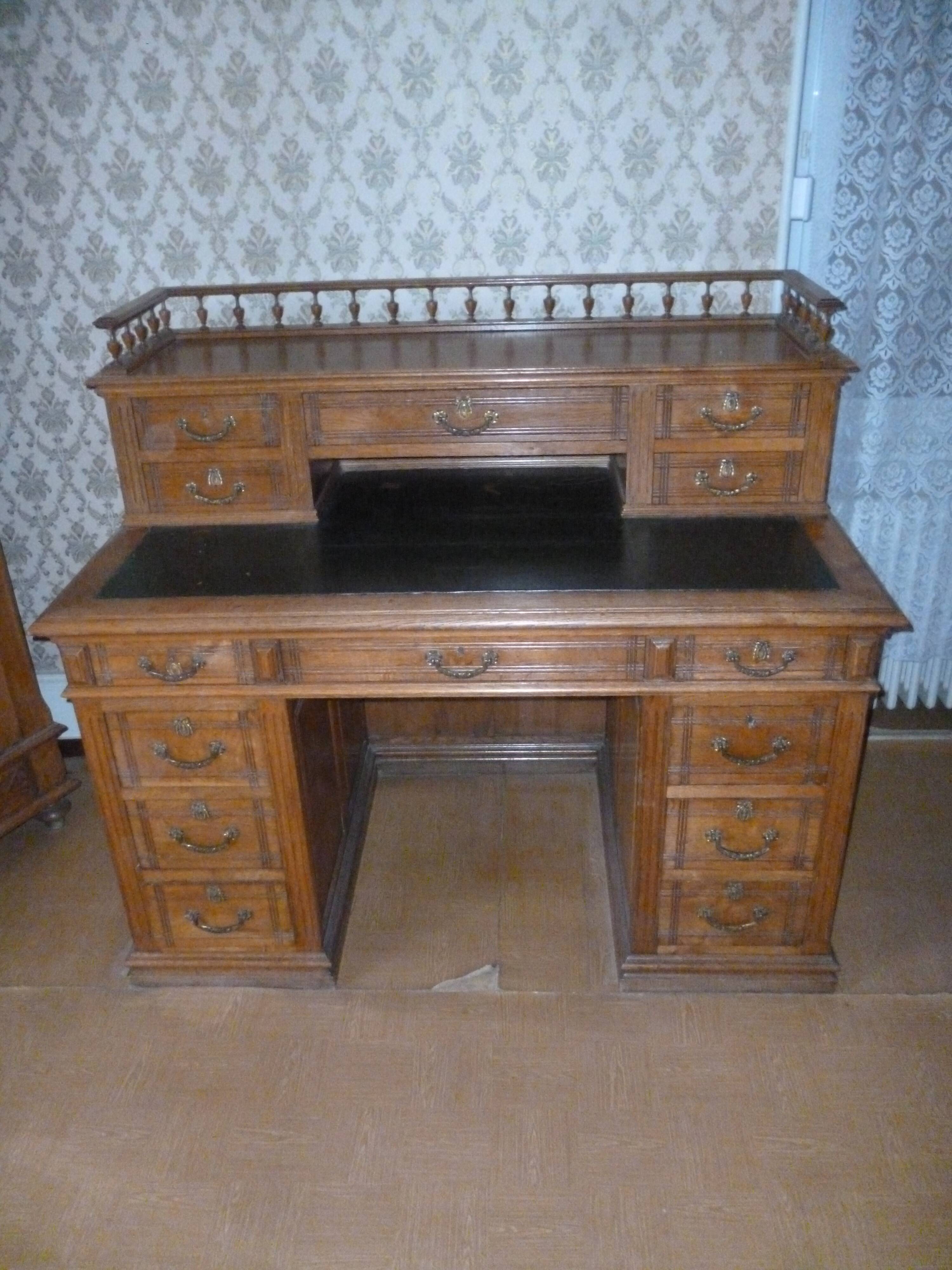 Oak desk