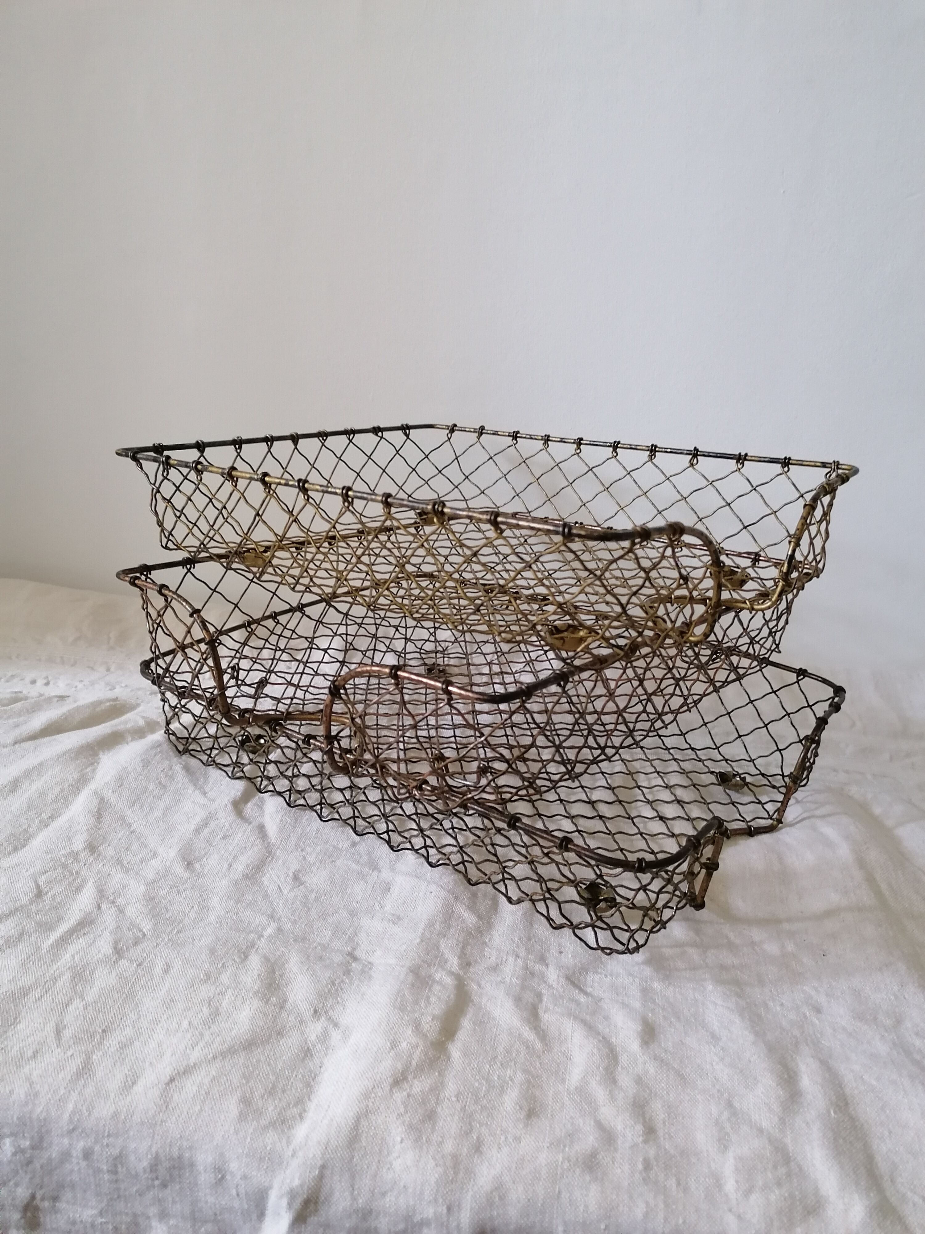 Brass administrative panière