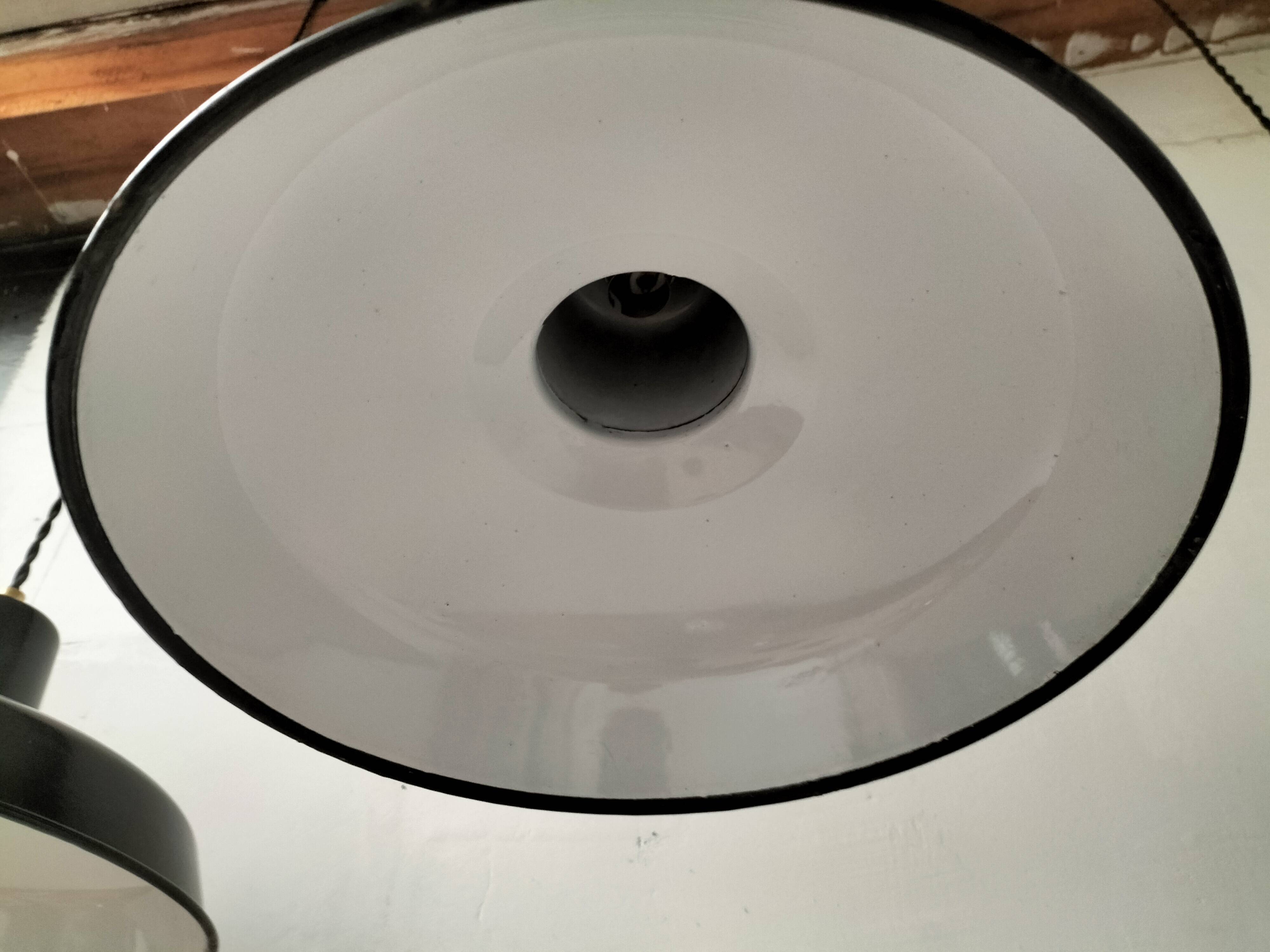 Enamelled sheet metal suspensions