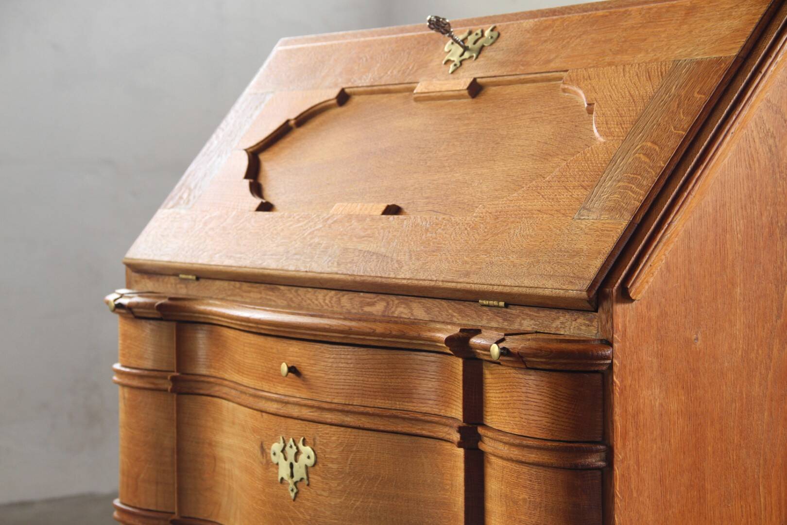 Bureau secrétaire pliant en chêne vintage des années 1960 dans le style de Kjærnulf