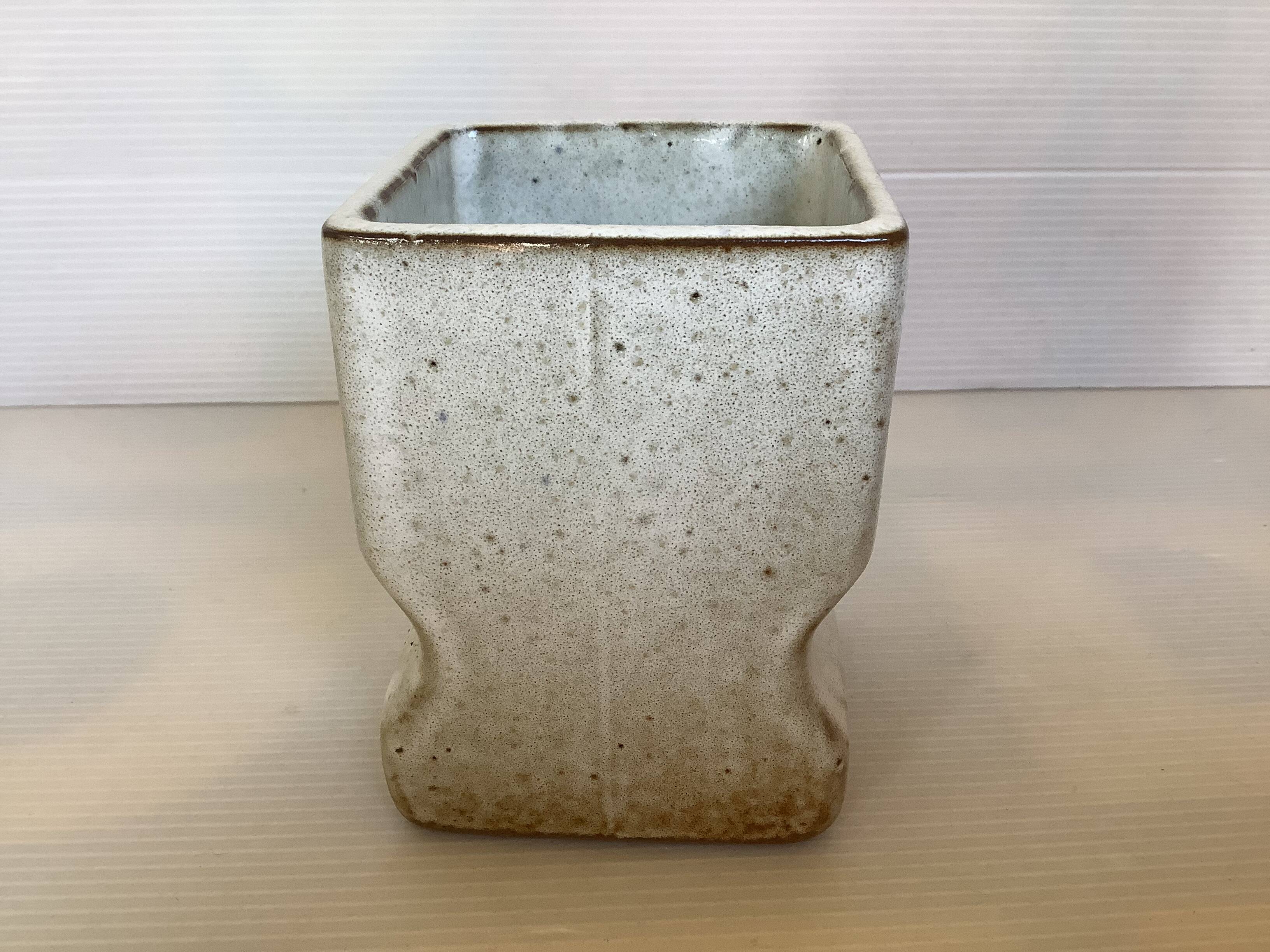 Ceramic pencil pot