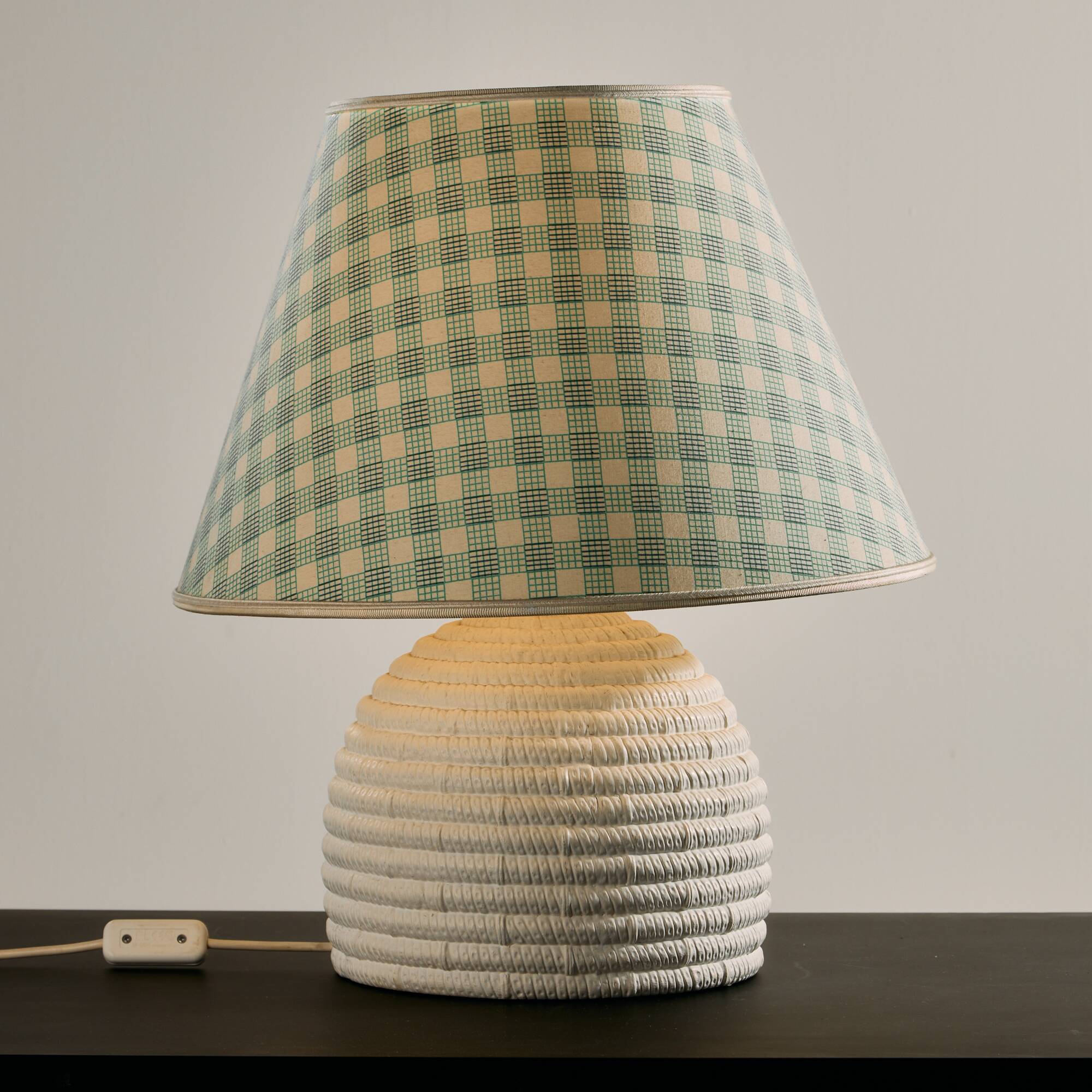 Ceramic table lamp