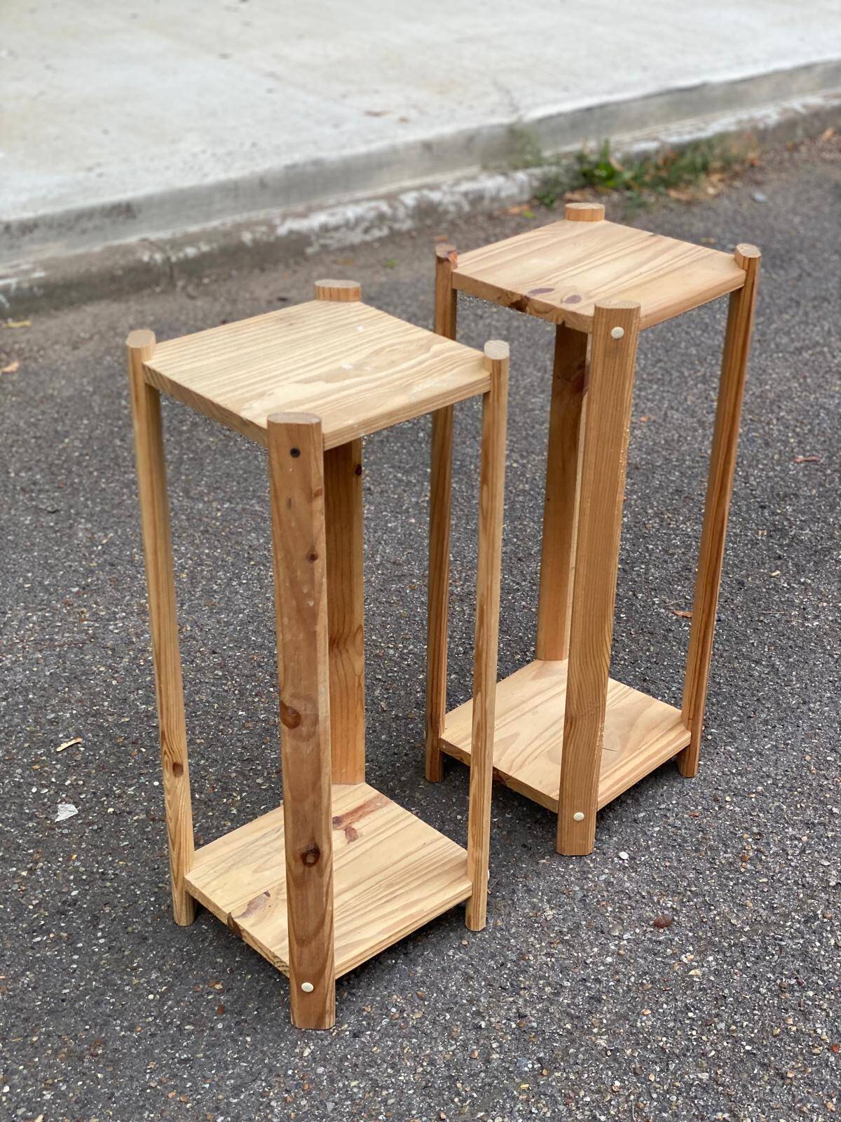 2 étagères scandinaves en bois massif 67cm