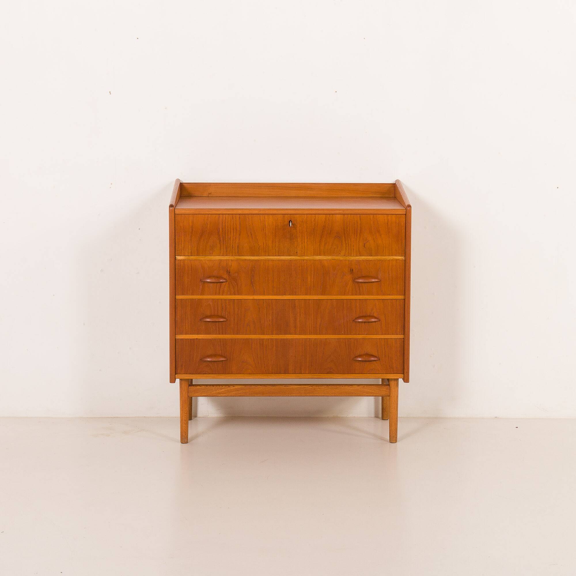 Danish teak dresser with hidden vanity and lights, 1960s