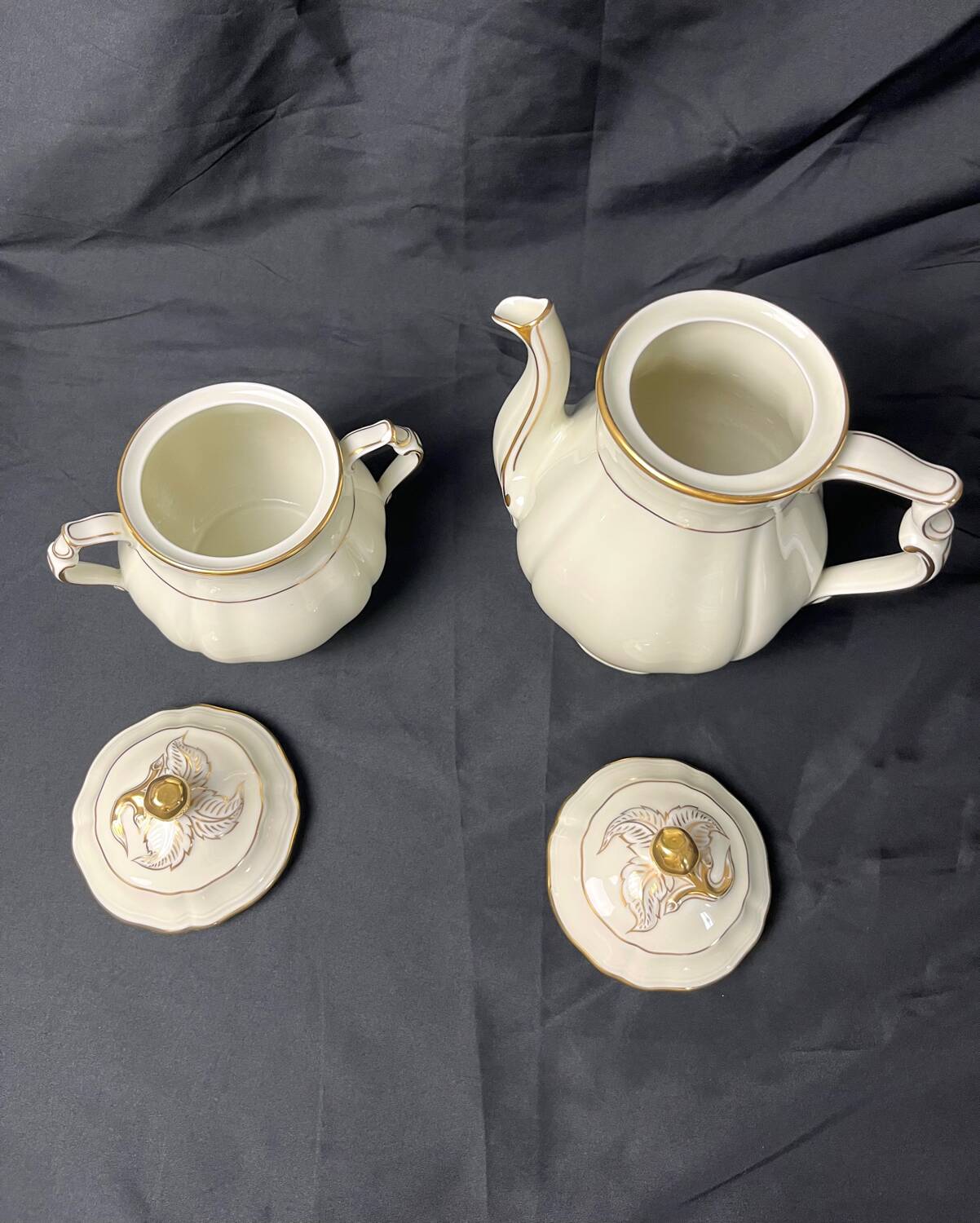 Bernardaud - coffee pot and sugar bowl in Limoges porcelain