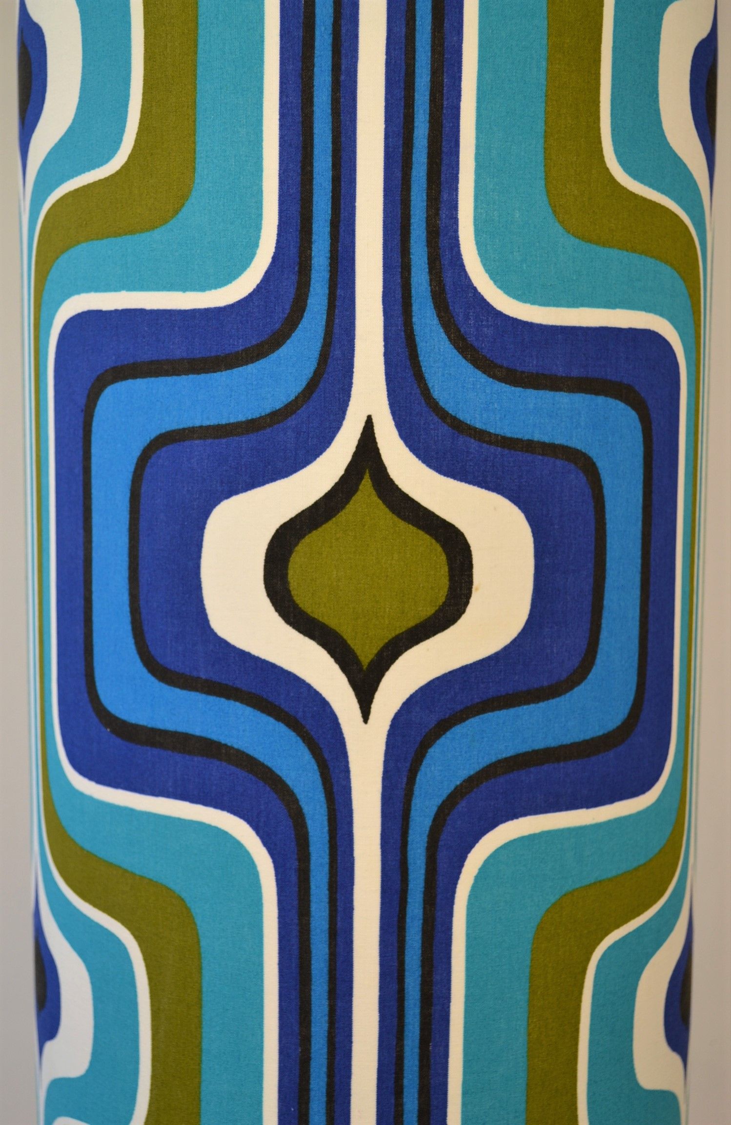Lamp'tub vintage Aquaman fabric salon lamp 70