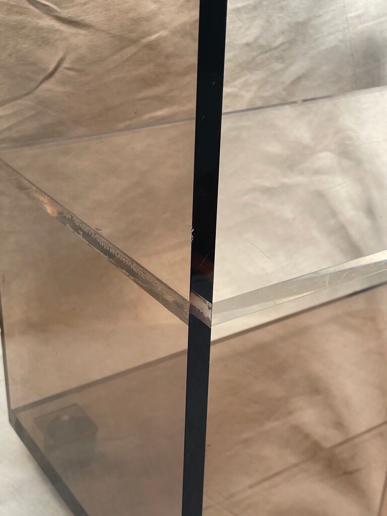 Plexi shelf on wheels