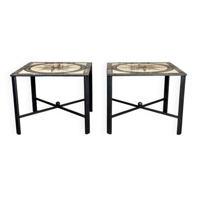 Paire de tables en marbre et métal, rose des vents en marqueterie de marbre, vers 1990