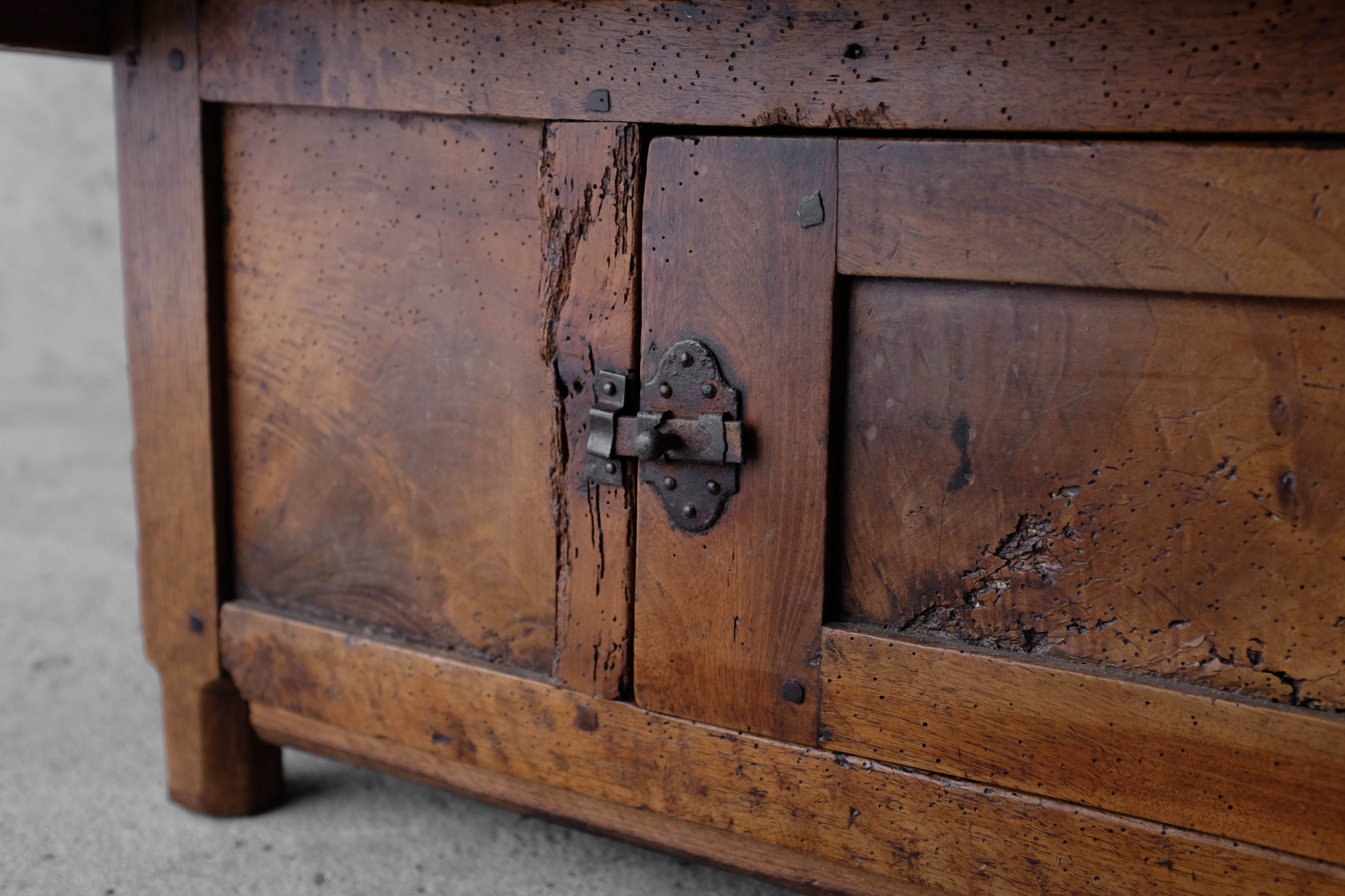 Popular art coffee table, Savoy, 19th century