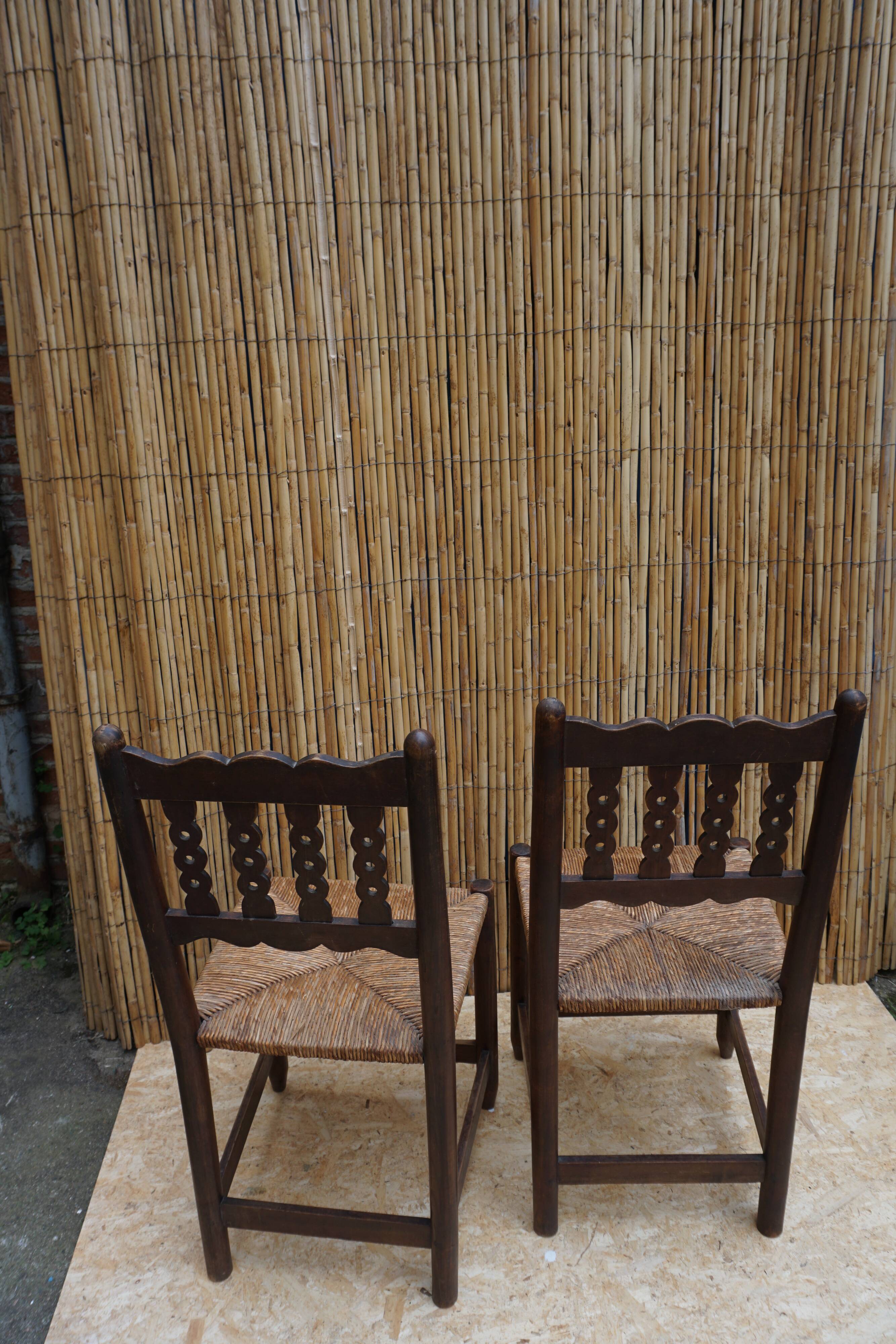 Paire de chaises de ferme paillées anciennes