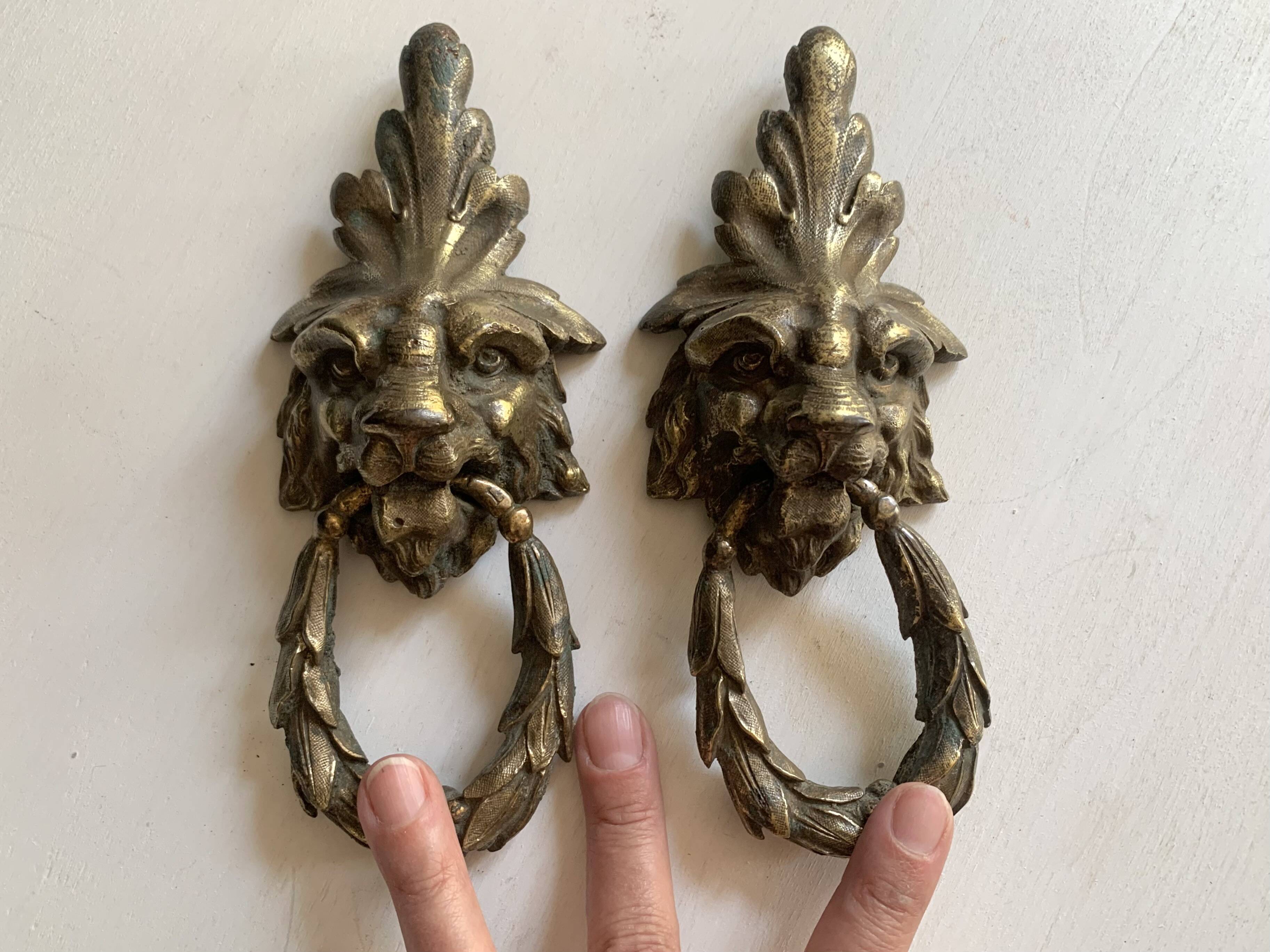 Pair of bronze door knockers - Empire lion head handles