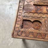 Table basse savoyarde art populaire