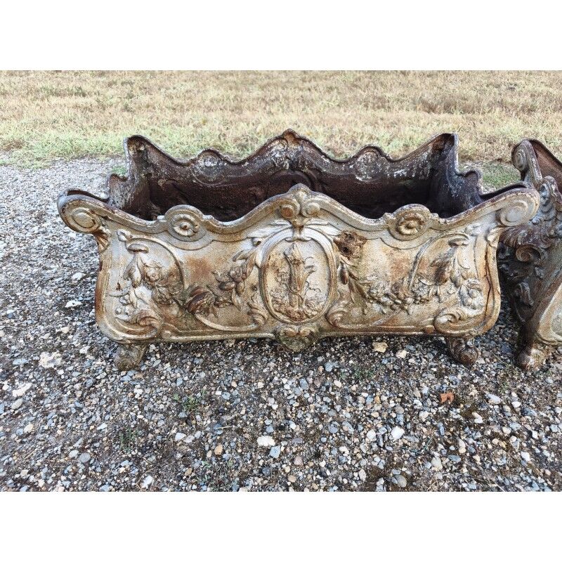 Pair of cast iron planters from 1900 in Rococo style, Charleville - Mézières