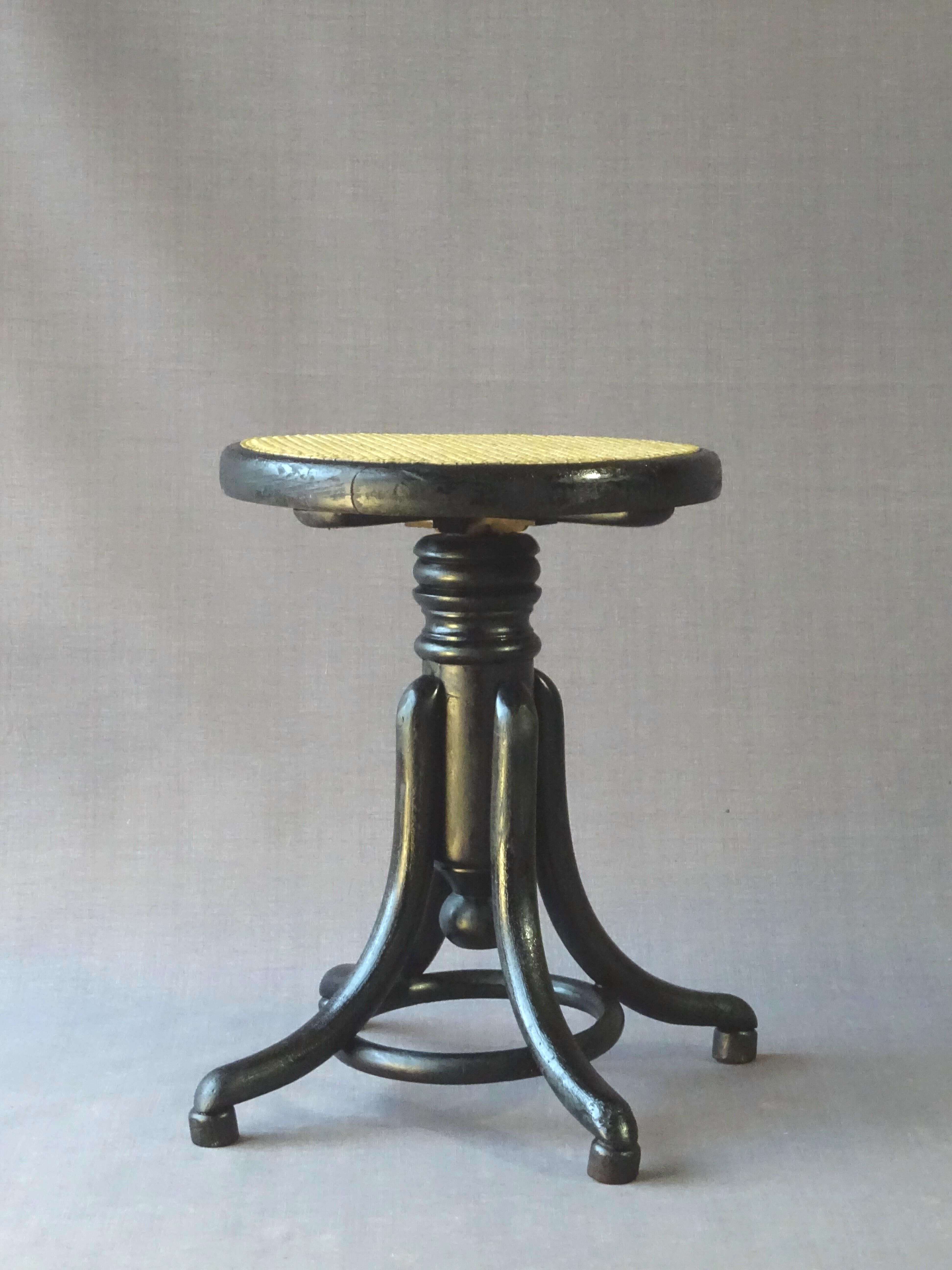 Thonet screw piano stool, 1900