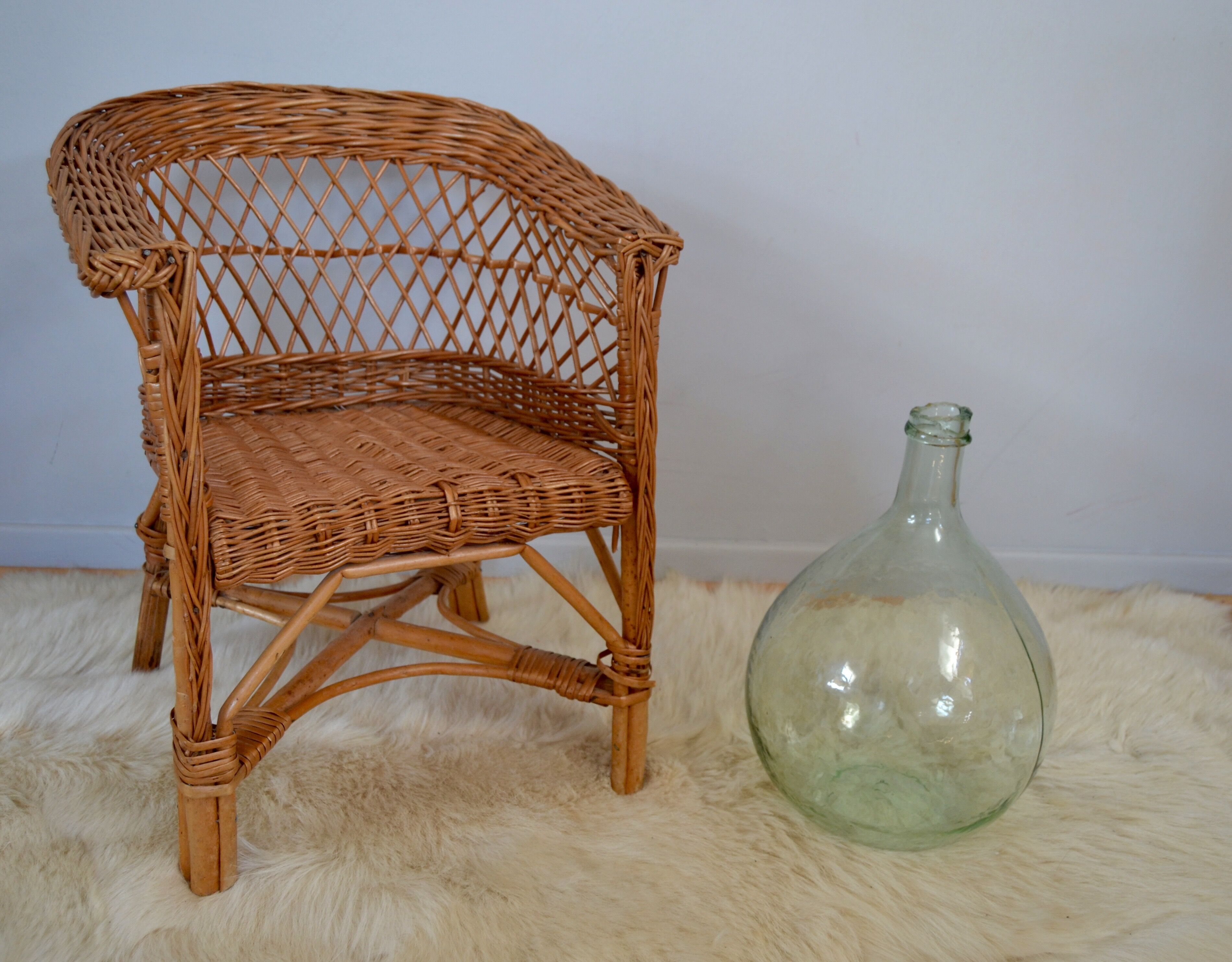 Child in rattan & Wicker Chair