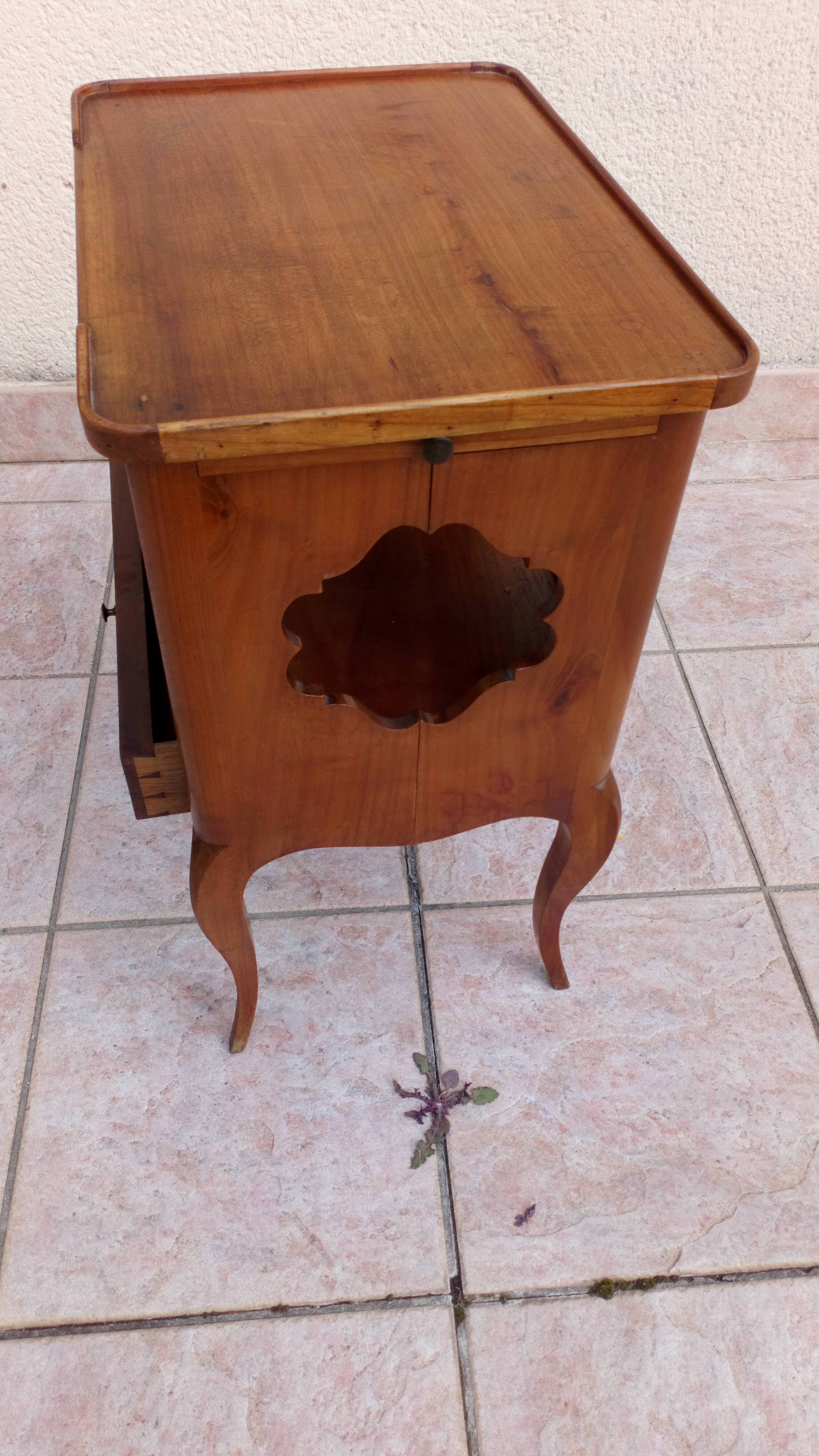 Beech bedside tables. 1930s Art Deco.