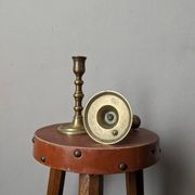 Paire de bougeoirs en laiton