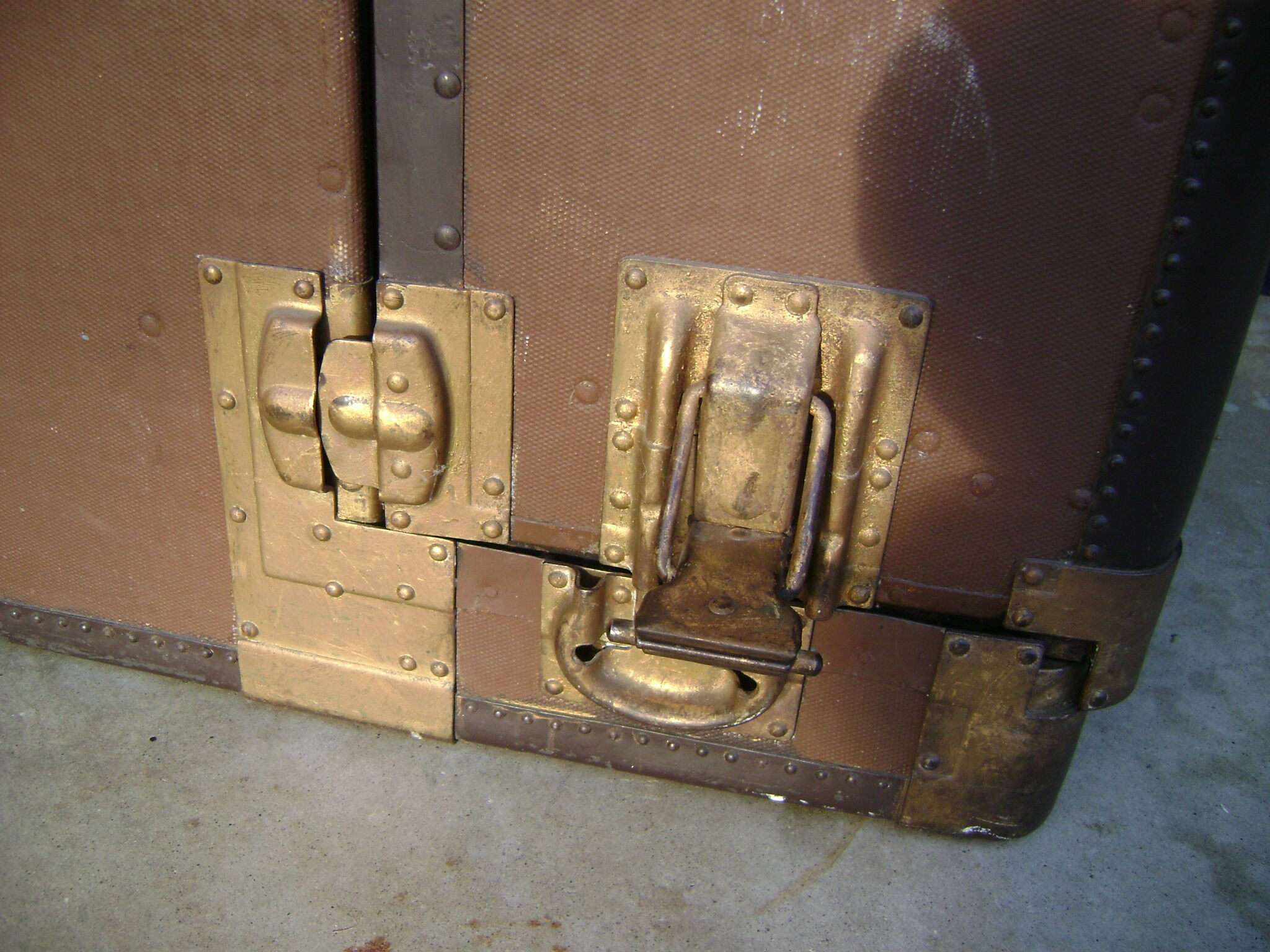1920 american brand wheary travel trunk