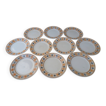 10 dessert plates Saint Amand Amandinoise frilled with orange and black flowers.