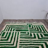 Handmade pure wool rug, traditional size 200 x 300 cm.