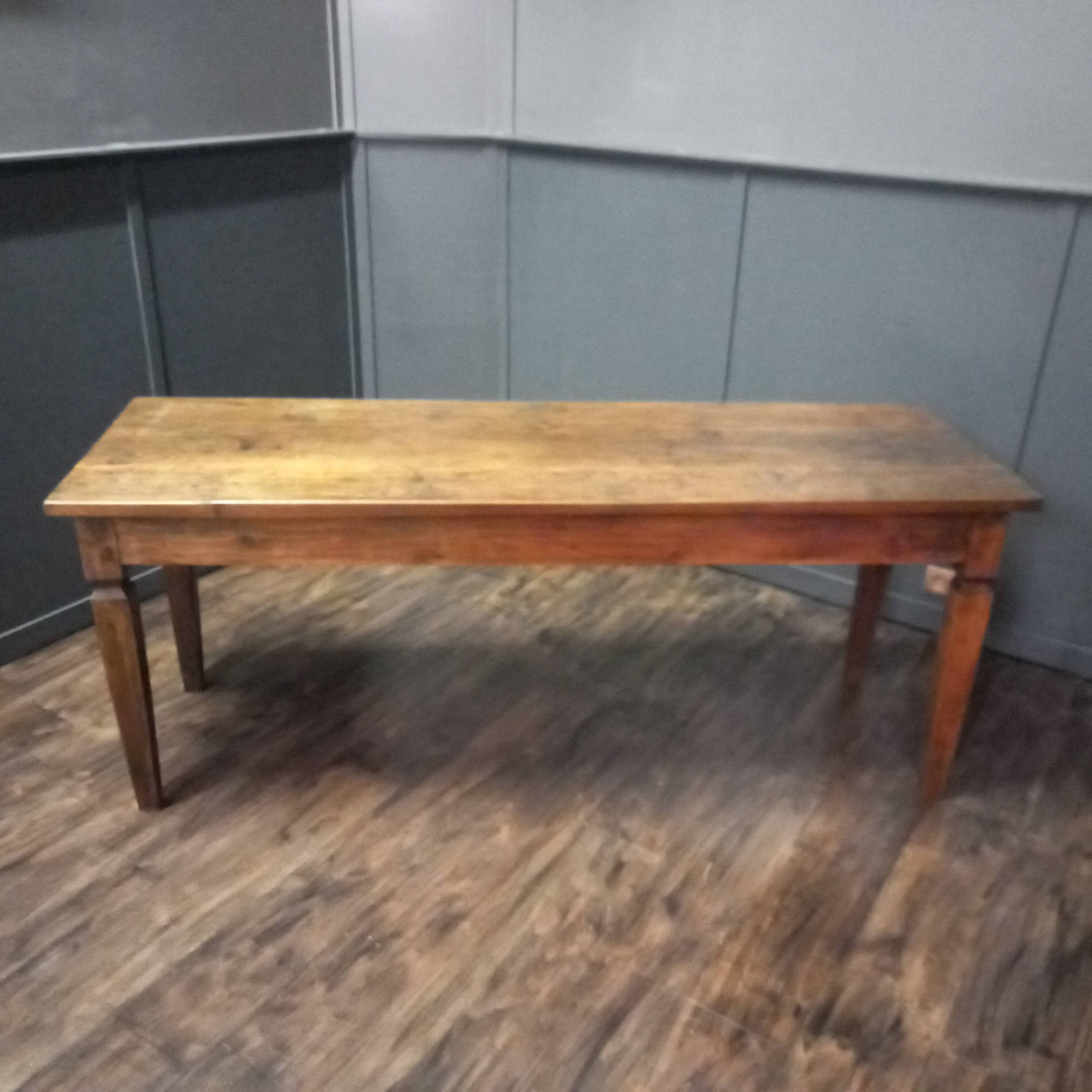 Table de ferme française antique en bois fruitier