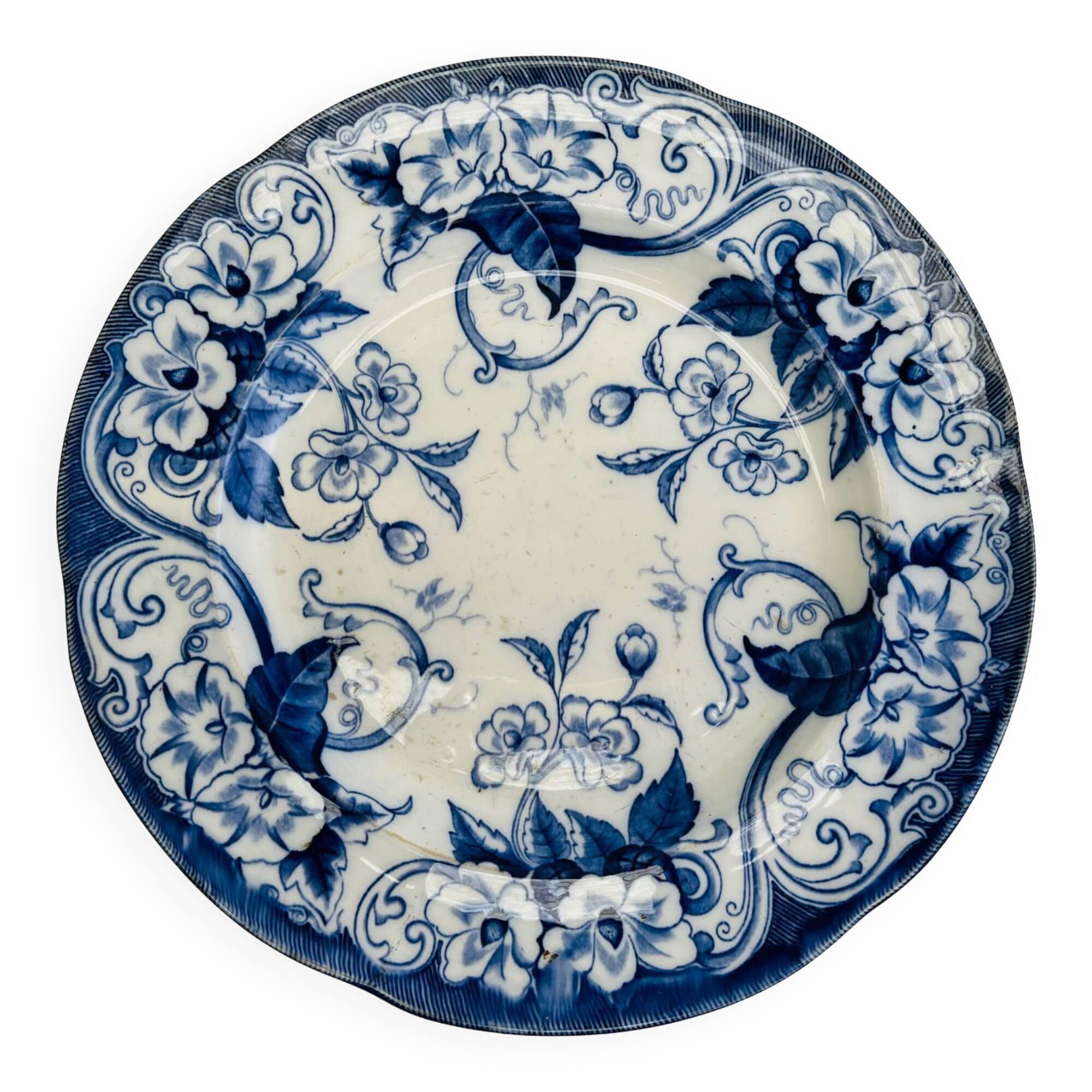 Round dish Creil Montereau white and blue bindweed