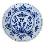 Decorative plate blue flowers