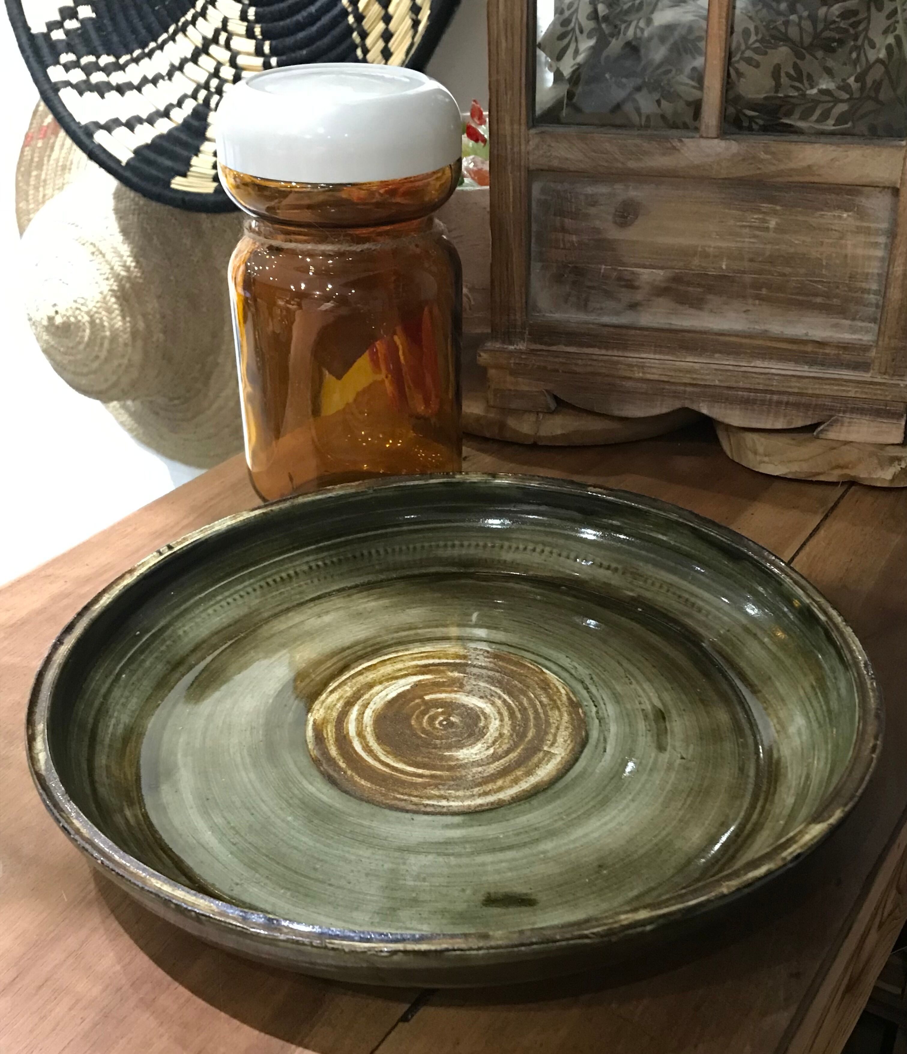 Round glazed sandstone dish