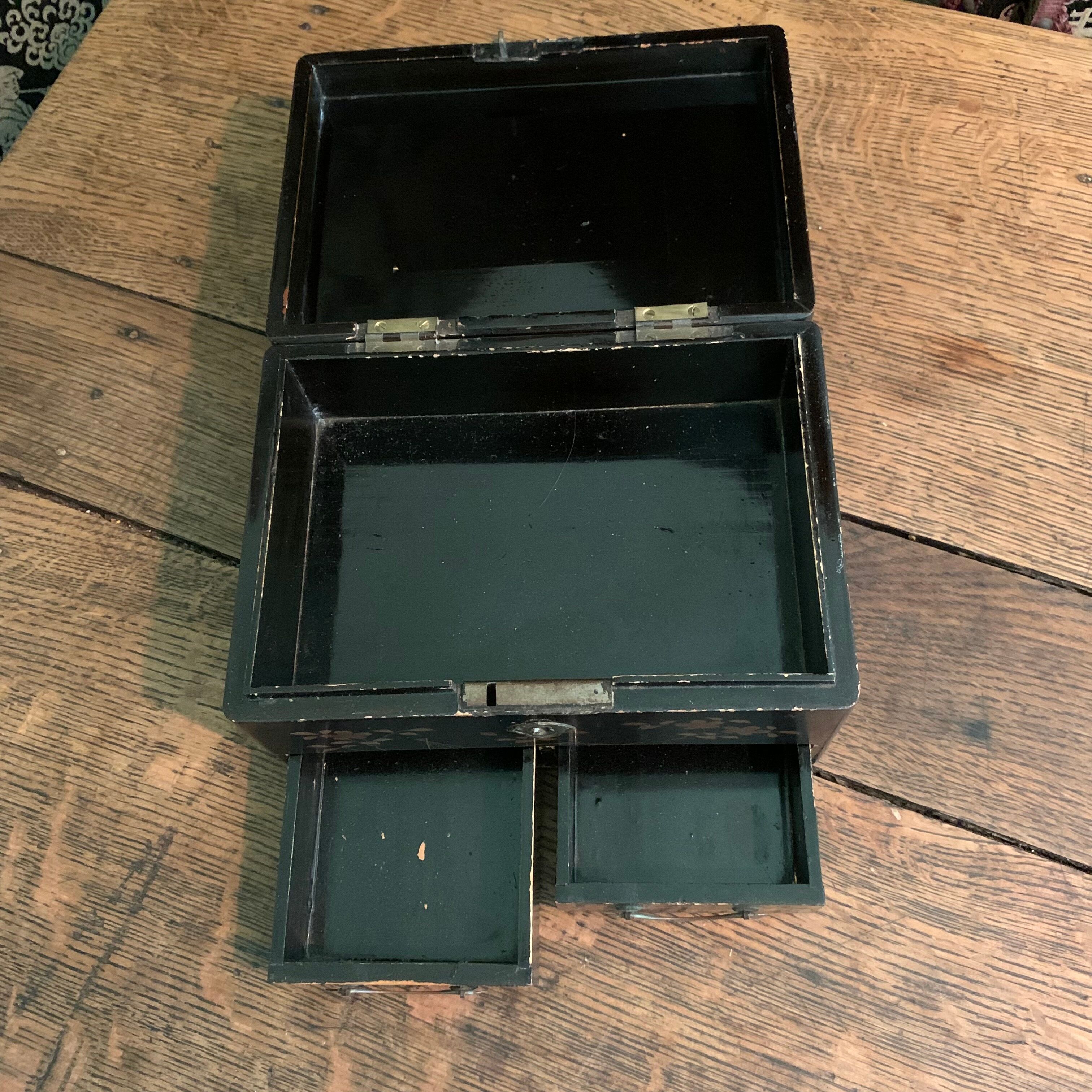 Jewelry box