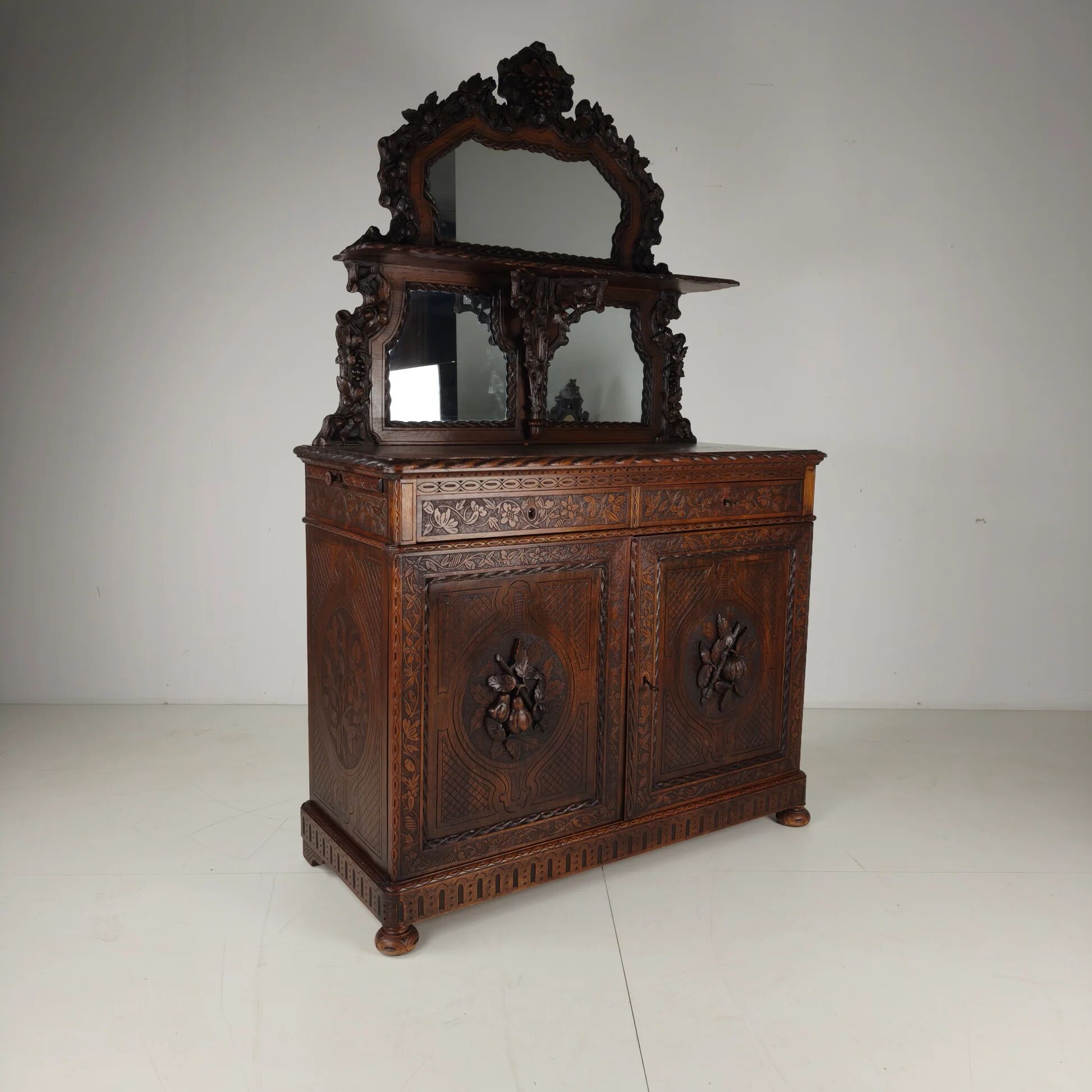 Horrix buffet cabinet with mirror – Black Forest style, by Horrix